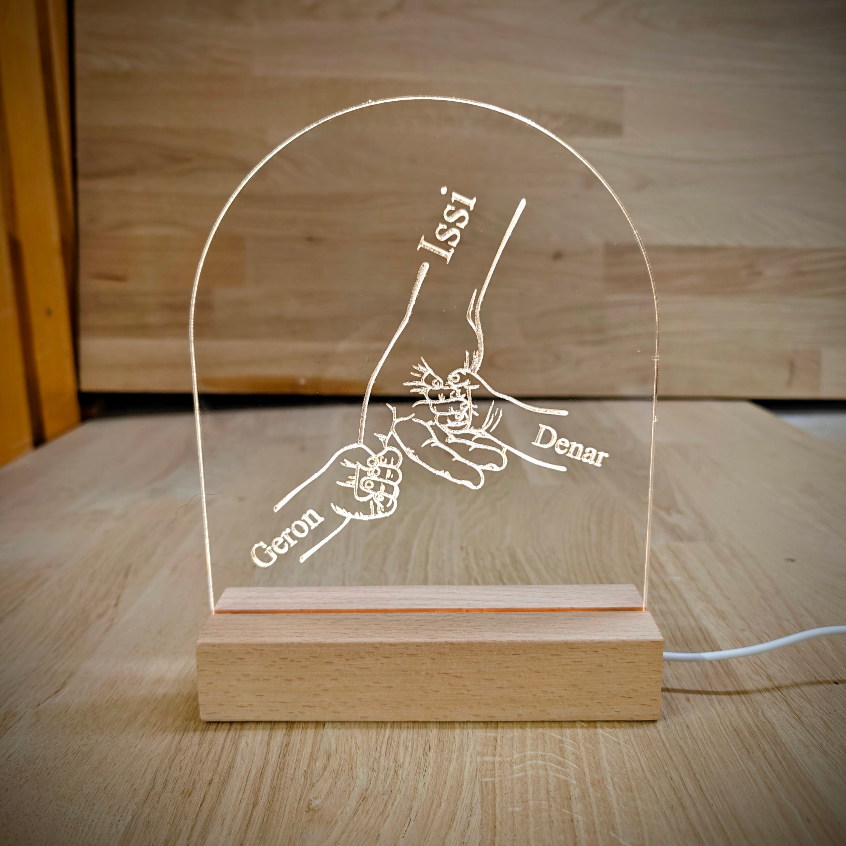 Personaalne valgusti: Käed, mis hoiavad